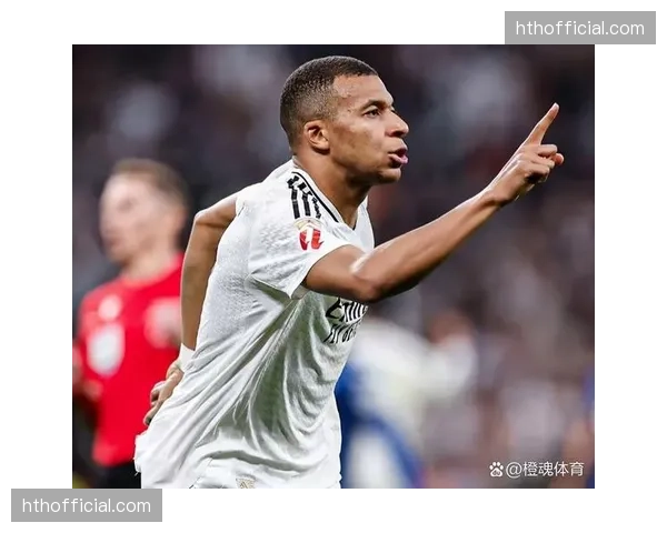 皇马防线21轮仅失17球领跑 高位压迫战术暴露肋部空当隐患 皇马防线21轮仅失17球领跑 高位压迫战术暴露肋部空当隐患